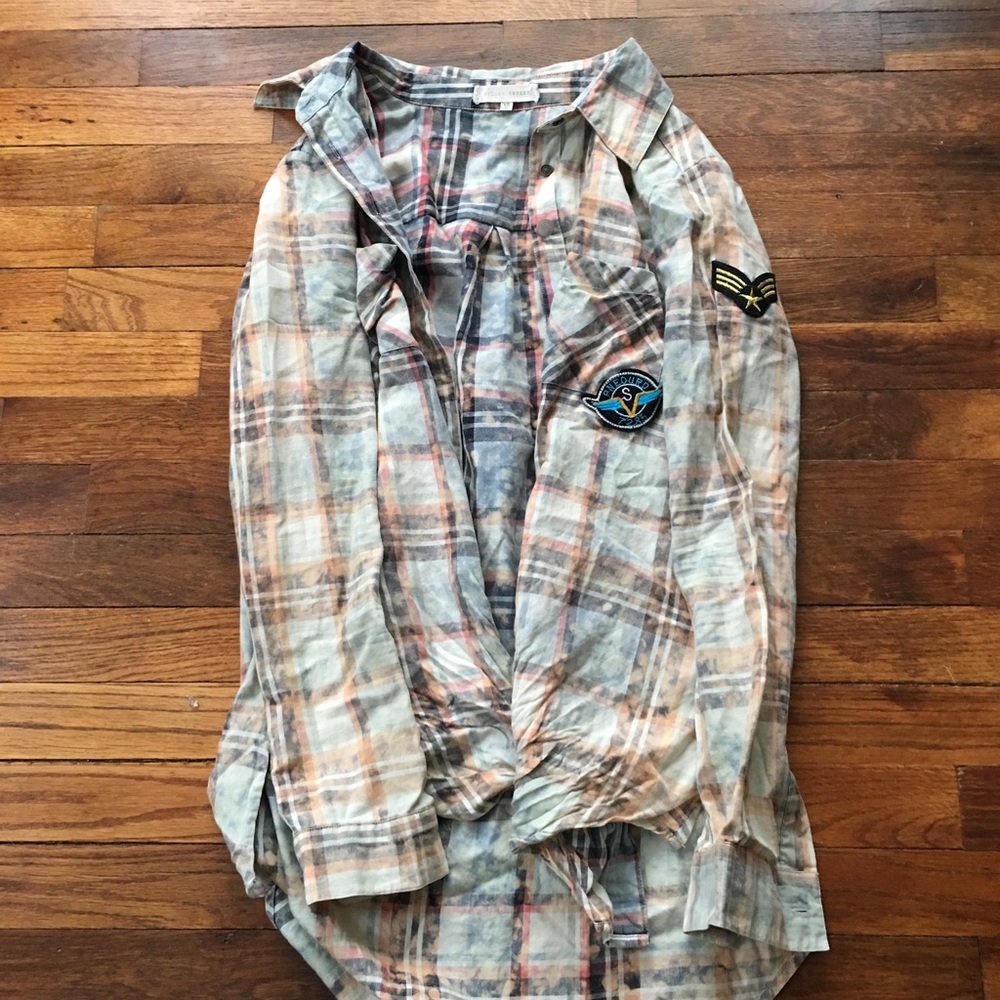 Buckle top